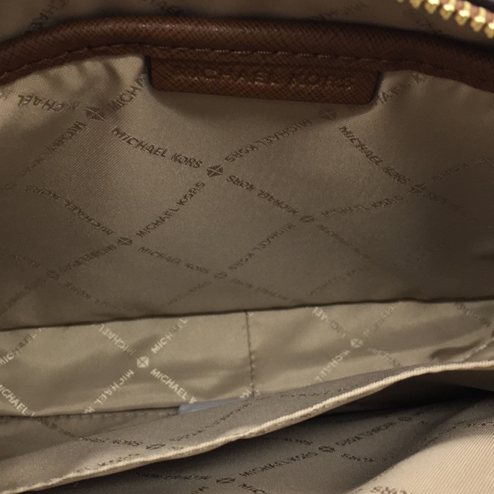 MICHAEL KORS LG EW CROSSBODY Bag Brown - Picture 6 of 8